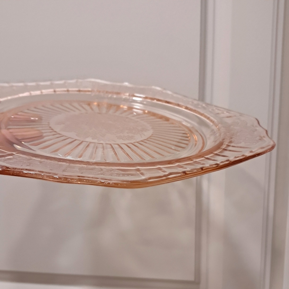 Set of five vintage Anchor Hocking Blush salad plates - Picture 9 of 9